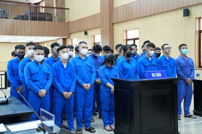 Xét xử 35 đối tượng chiếm đoạt 98 tỉ đồng qua mời gọi đầu tư lãi suất cao