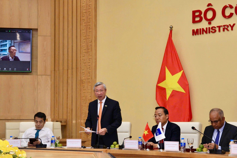 Cục trưởng Cục điện lực Phạm Nguyên Hùng kì vọng bản ghi nhớ sẽ giúp hai bên kiến tạo tương lai năng lượng xanh. Ảnh: P.C