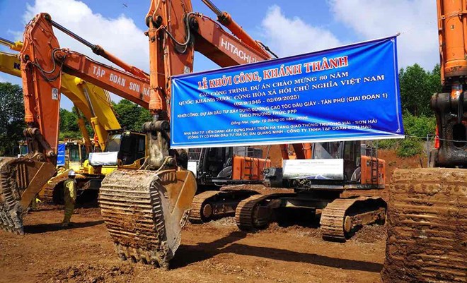 Khởi công xây dựng 60km đường cao tốc Dầu Giây - Tân Phú tổng mức đầu tư gần 8.500 tỉ đồng