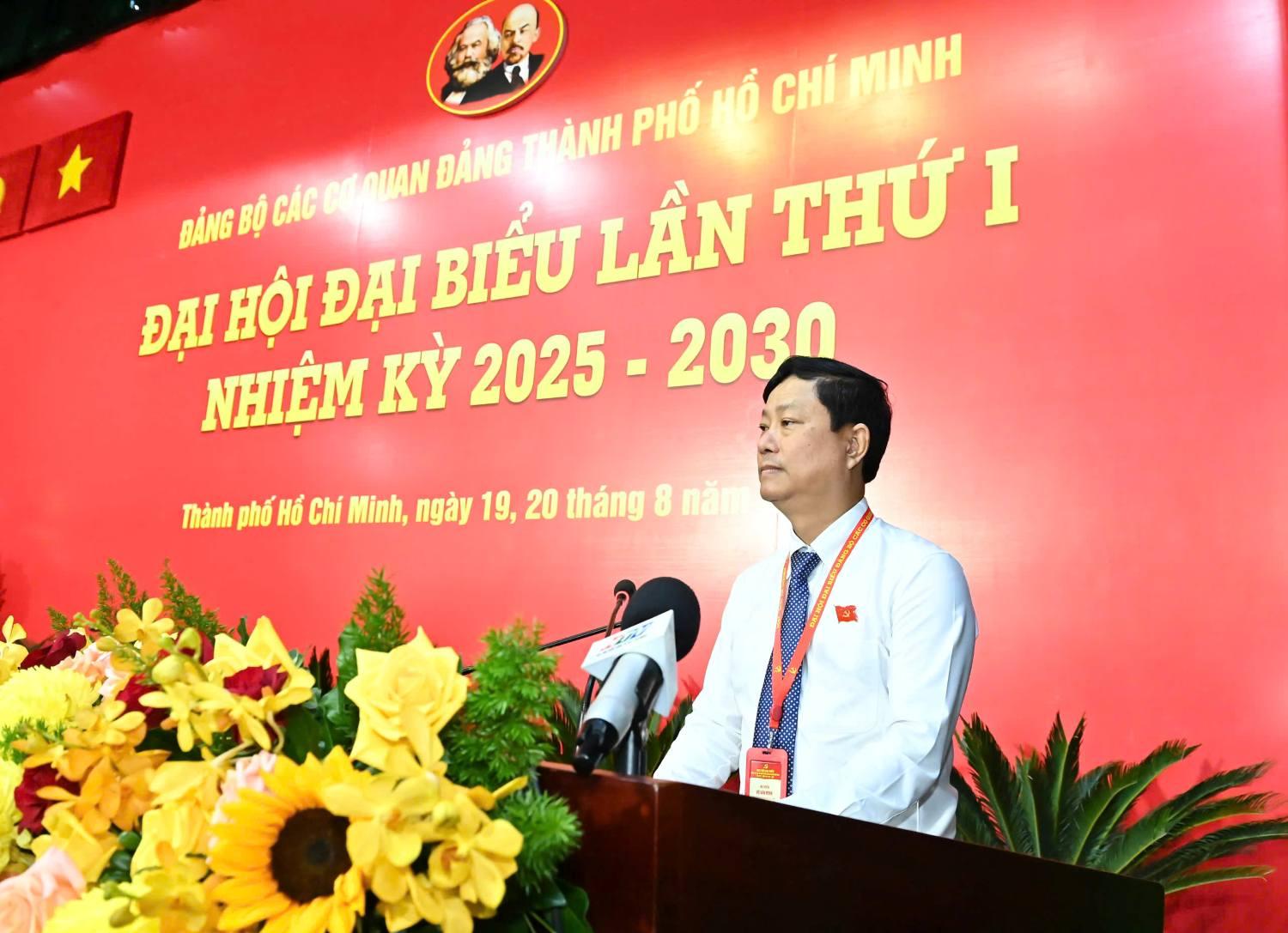 Ông Võ Văn Minh phát biểu khai mạc đại hội. Ảnh: VIỆT DŨNG