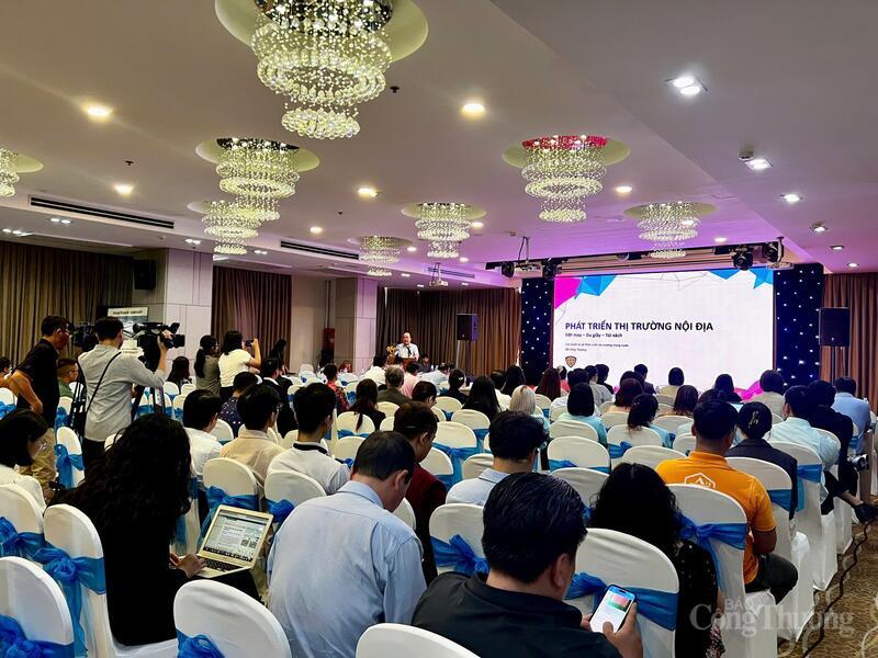 Toàn cảnh Hội nghị phát triển thị trường trong nước ngành dệt may - da giày