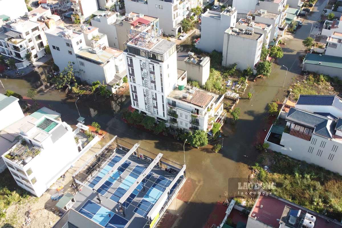 Toàn cảnh điểm ngập lụt tổ 18, khu 7, phường Cao Xanh. Ảnh: Đoàn Hưng