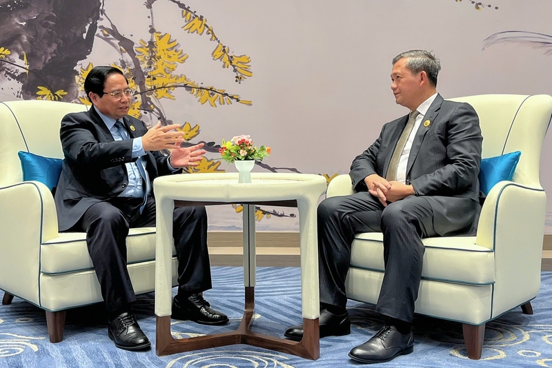 Thủ tướng Chính phủ Phạm Minh Chính gặp Thủ tướng Campuchia Hun Manet. Ảnh: VGP/Nhật Bắc