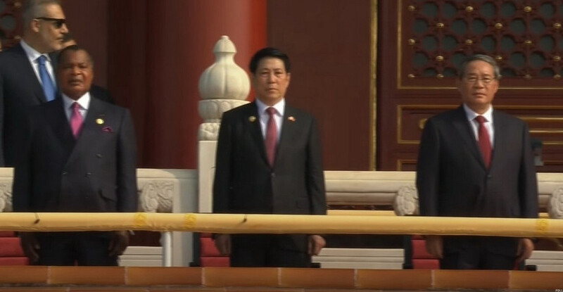 Chủ tịch nước Lương Cường dự Lễ duyệt binh kỷ niệm 80 năm chiến thắng phát xít của nhân dân thế giới. Ảnh: TTXVN