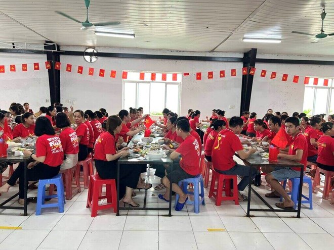 Doanh nghiệp và Công đoàn PS Vina đồng hành chăm lo bữa ăn công nhân