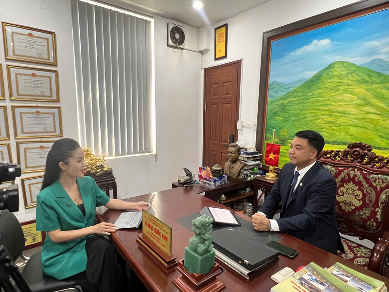 TS. Mạc Quốc Anh chia sẻ với phóng viên Báo Công Thương. Ảnh: Nguyễn Thanh