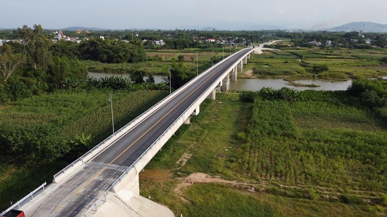 Cầu Thạch An đã được xây dựng hoàn thành. Ảnh: Viên Nguyễn