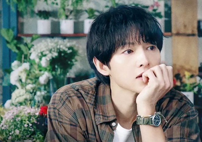 Song Joong Ki đối diện thời kỳ đen tối