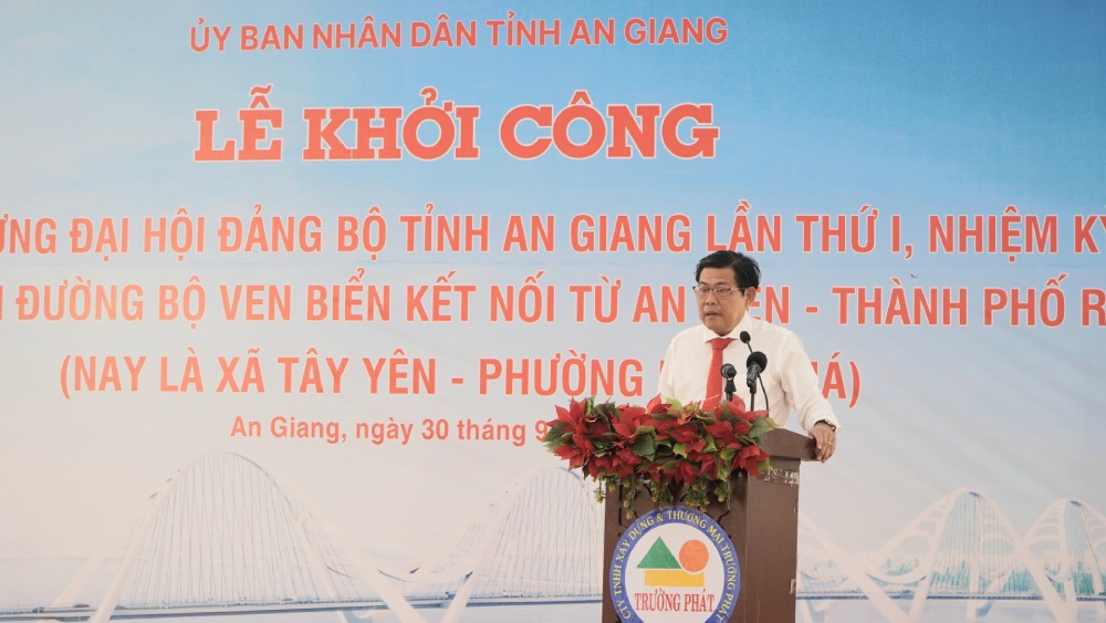 Phó Chủ tịch UBND tỉnh An Giang Ngô Công Thức phát biểu tại buổi lễ. Ảnh: Nguyên Anh