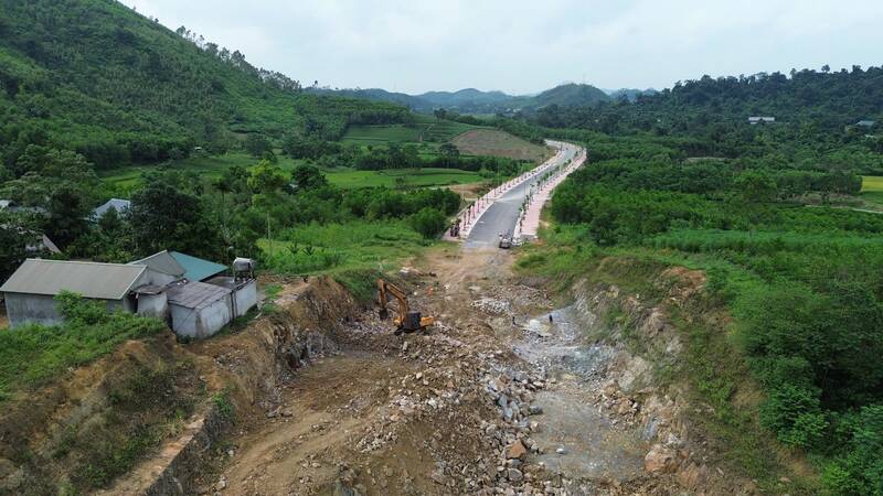 Một số vị trí gặp khó khăn trong quá trình thi công. Ảnh: Lam Thanh