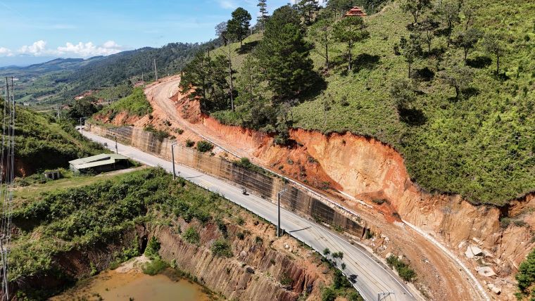 Tuyến đường có chiều dài 1,5km, rộng 5,5m. Ảnh: Lam Hồng