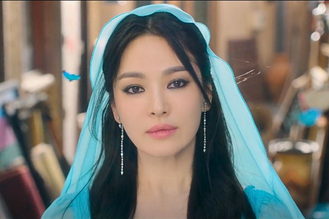 Song Hye Kyo xuất hiện lộng lẫy trong phim của Suzy, Kim Woo Bin