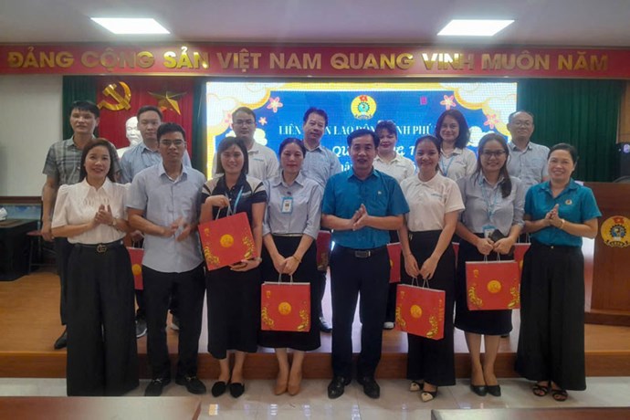Công đoàn Phú Thọ trao 210 phần quà Trung thu cho công nhân Minda Việt Nam