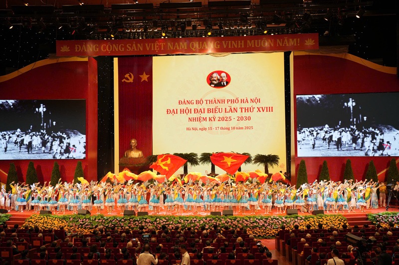 Toàn cảnh phiên khai mạc Đại hội đại biểu Đảng bộ TP. Hà Nội lần thứ XVIII. Ảnh: HN