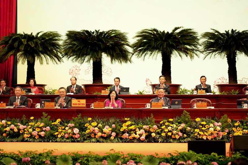 Đoàn Chủ tịch điều hành Đại hội đại biểu Đảng bộ TP. Hà Nội lần thứ XVIII. Ảnh: HN