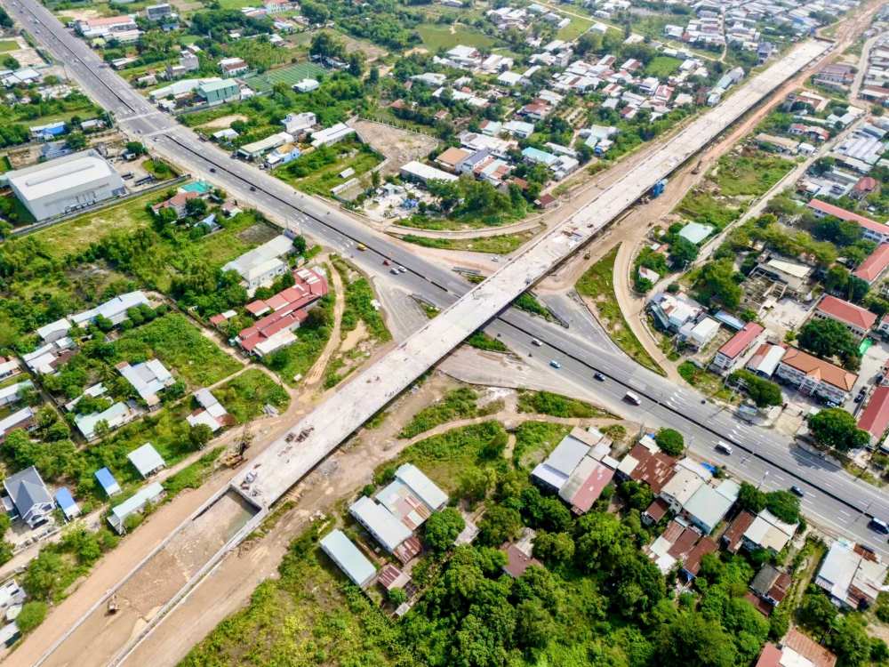 Để đảm bảo hoàn thành dự án trong năm 2025, chủ đầu tư đã tăng cường 5 nhà thầu phụ và áp dụng phương án thi công “3 ca, 4 kíp” nhằm bù đắp thời gian đã mất.