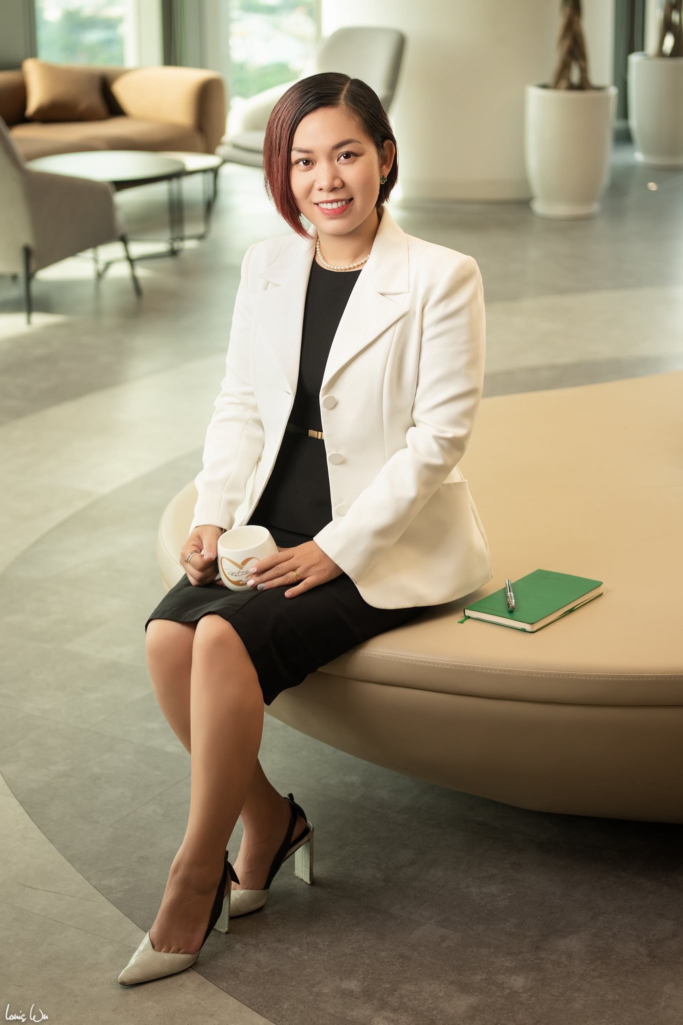 hanh-tracy-dao-country-manager-igloo-vietnam-1-.jpg