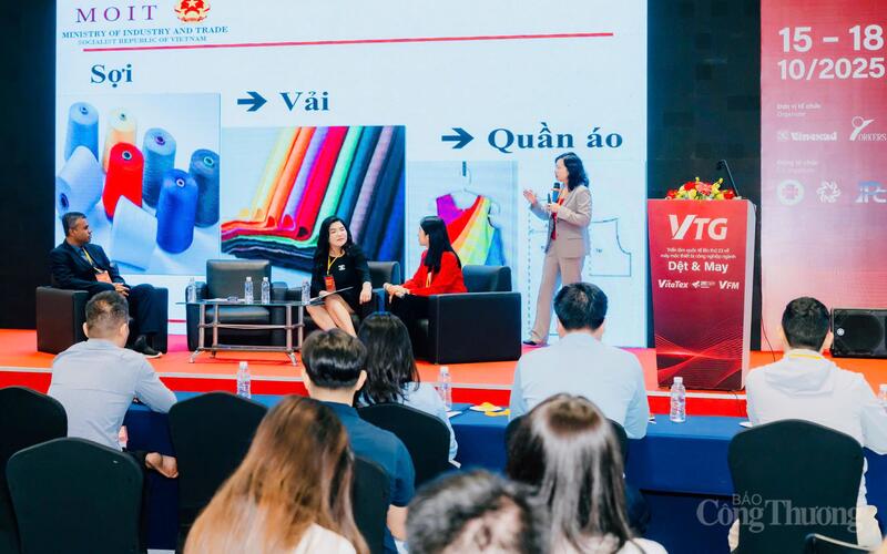 Trong khuôn khổ triển lãm, các hội thảo chuyên đề với sự tham gia của nhiều chuyên gia hàng đầu đã được tổ chức. Ảnh: Phương Hoa.