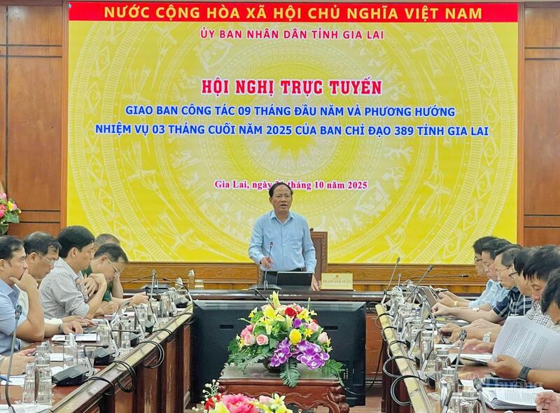 Ông Phạm Anh Tuấn - Chủ tịch UBND tỉnh, Trưởng Ban Chỉ đạo 389 tỉnh chỉ đạo tại Hội nghị sơ kết công tác 9 tháng đầu năm, triển khai nhiệm vụ 3 tháng cuối năm 2025 của Ban Chỉ đạo 389 tỉnh. Ảnh: QLTT.