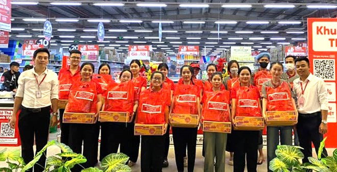 Doanh nghiệp phường Điện Bàn, Đà Nẵng chung tay chăm lo người lao động sau lũ lụt️