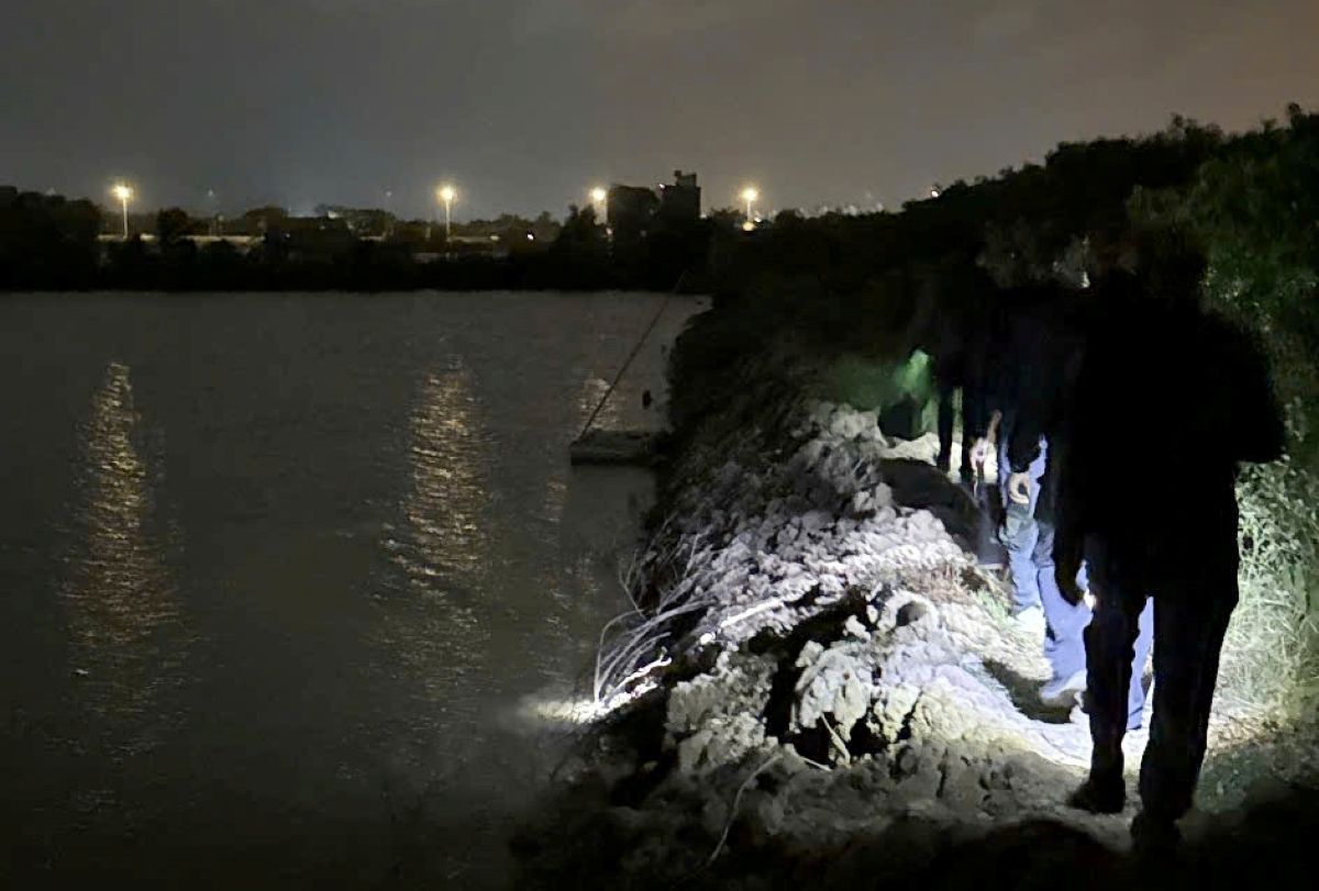 Tổ liên ngành phường Đào Duy Từ tổ chức các buổi tuần tra ban đêm trên các cánh đồng nhằm phát hiện, xử lý việc bẫy chim hoang dã. Ảnh: Công an Thanh Hóa