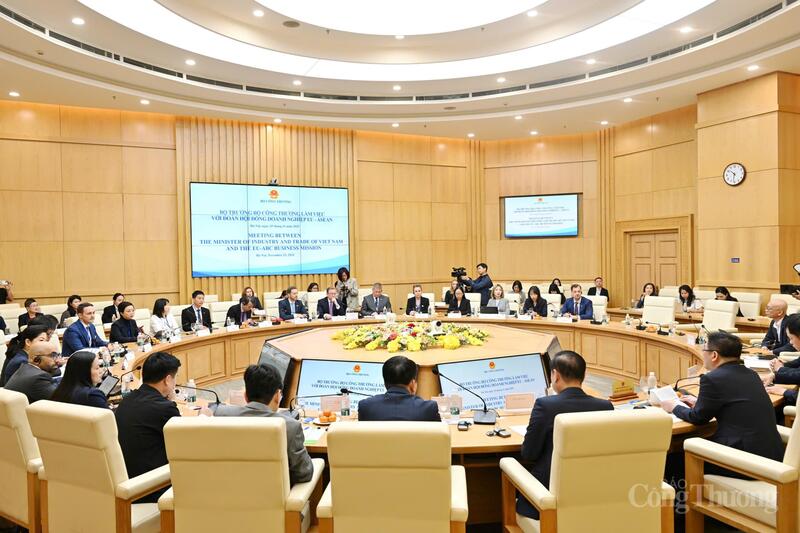 Toàn cảnh buổi làm việc giữa Bộ trưởng Nguyễn Hồng Diên với đoàn Hội đồng doanh nghiệp EU - ASEAN.