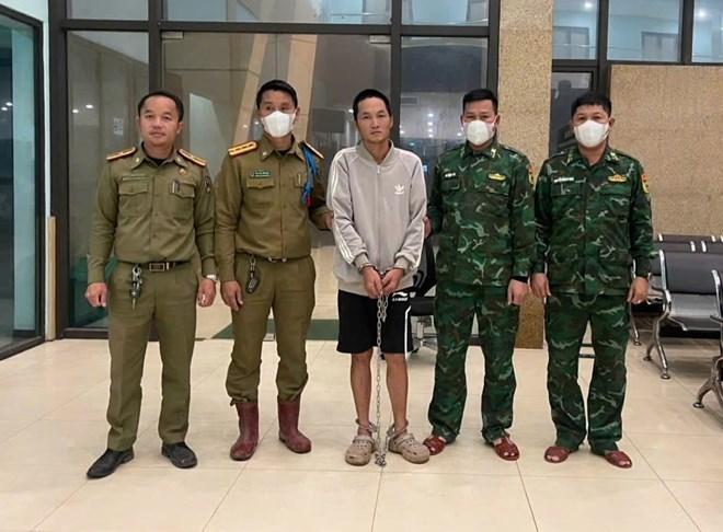 2 đối tượng trốn truy nã từ Việt Nam sang Lào bị bắt giữ