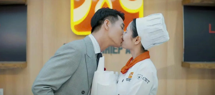 Ngân và Dũng hạnh phúc sau 1 năm Dũng quyết tâm chờ đợi. Ảnh: VFC