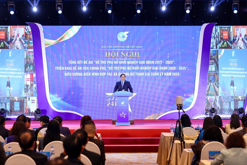 Thủ tướng Phạm Minh Chính dự và phát biểu tại Hội nghị tổng kết Đề án "Hỗ trợ phụ nữ khởi nghiệp giai đoạn 2017-2025. Ảnh: VGP/Nhật Bắc