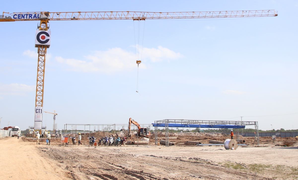 Thi công dự án sân bay Quảng Trị. Ảnh: Hưng Thơ