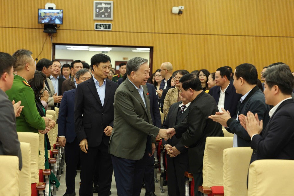 Tổng Bí thư Tô Lâm và các cử tri tại hội nghị. Ảnh: Phạm Đông