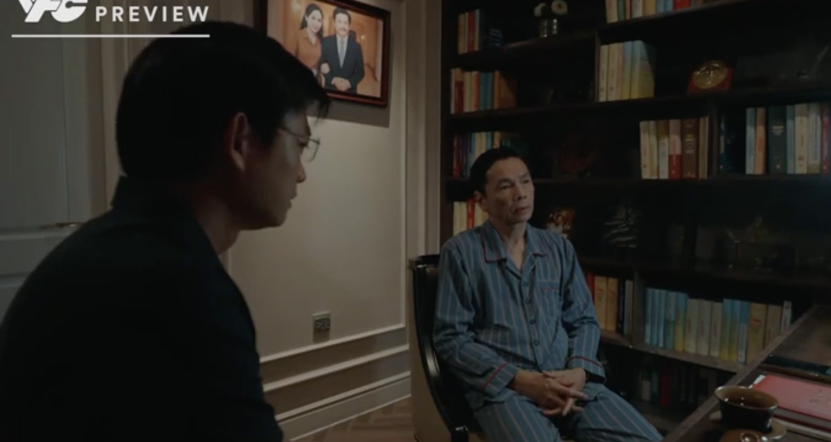 Khắc khổ sở xin ông Sách dừng lại. Ảnh: VFC.