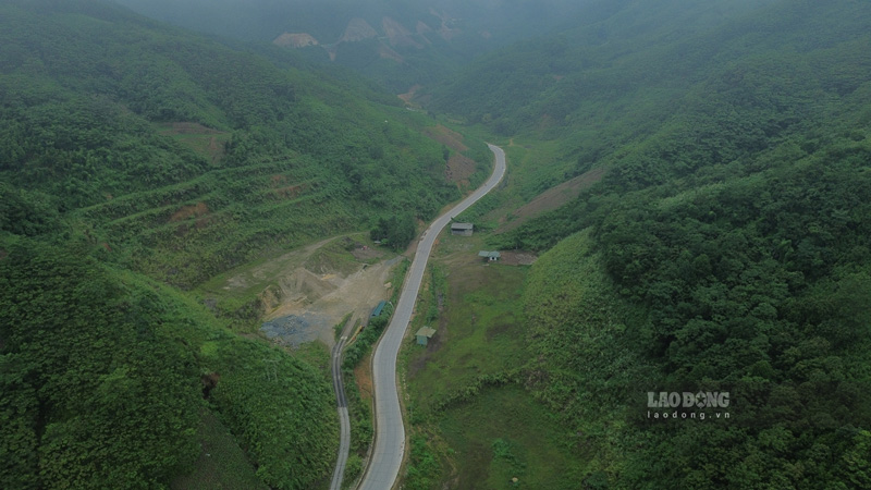 Dự án Kết nối giao thông các tỉnh miền núi phía Bắc do Ngân hàng châu Á (ADB) và Chính phủ Úc tài trợ. Ảnh: Đinh Đại