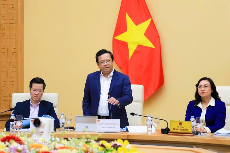 Đồng chí Nguyễn Đức Hiển, Phó Trưởng Ban Chính sách, Chiến lược Trung ương phát biểu