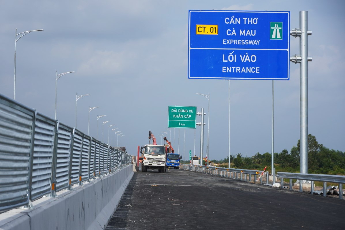 Cao tốc Hậu Giang – Cà Mau chính thức thông xe, đưa vào khai thác từ 11h ngày 19.1. Ảnh: Tạ Quang