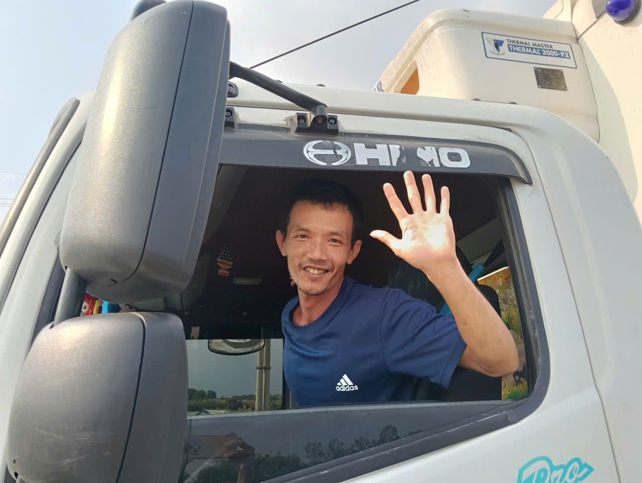 Anh Trần Văn Huỳnh, nói cao tốc Cần Thơ - Cà Mau rút ngắn thời gian vận chuyển rất nhiều. Ảnh: Nhật Hồ.