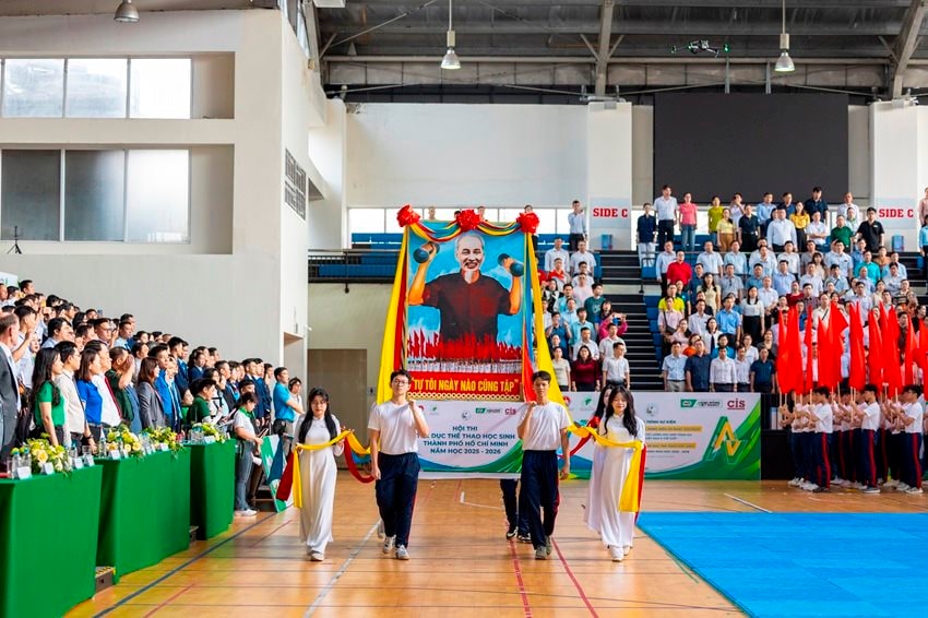 le-dieu-hanh-thuoc-le-khai-mac-hoi-thi-the-duc-the-thao-hoc-sinh-thanh-pho-ho-chi-minh-.jpg