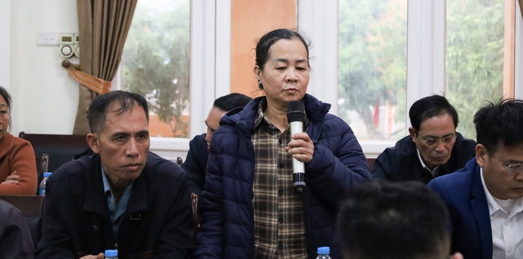 Các hộ dân phát biểu ý kiến tại hội nghị. Ảnh: UBND xã Kiều Phú