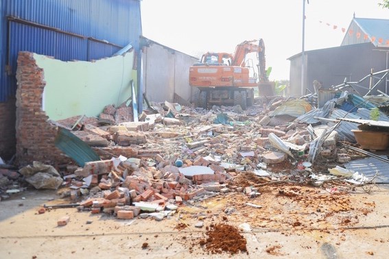 Cưỡng chế thu hồi đất các hộ không nhận đền bù dự án Bảo tàng Thiên nhiên Việt Nam