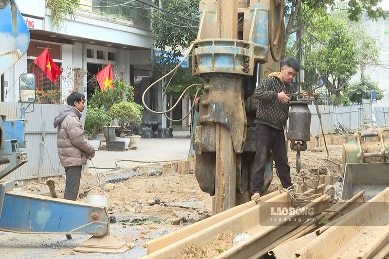 Việc thi công dự án xử lý ngập úng đường Lê Thanh, phường Cam Đường, tỉnh Lào Cai hiện hoàn thành trên 90%. Ảnh: Đinh Đại