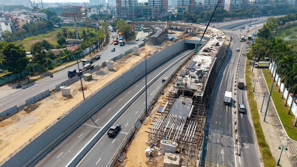 Hầm chui HC1-01 tại nút giao đường Mai Chí Thọ - Đồng Văn Cống đã thông xe từ cuối tháng 6.2025. Ảnh: Anh Tú