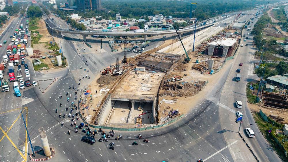 Toàn cảnh công trường nút giao An Phú nhìn từ trên cao, các hạng mục đang dần hoàn thiện. (am jphus- Ảnh 2)