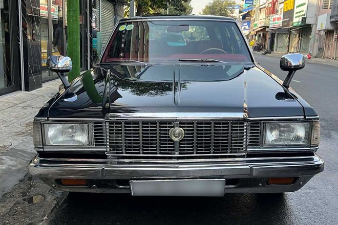 Toyota Crown Wagon thế hệ thứ 6 xuất hiện tại Việt Nam