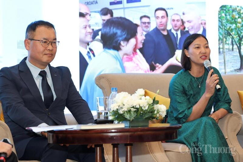 Diễn giả chia sẻ tại toạ đàm "Thúc đẩy và giao thương quốc tế". Ảnh: Quỳnh Trang