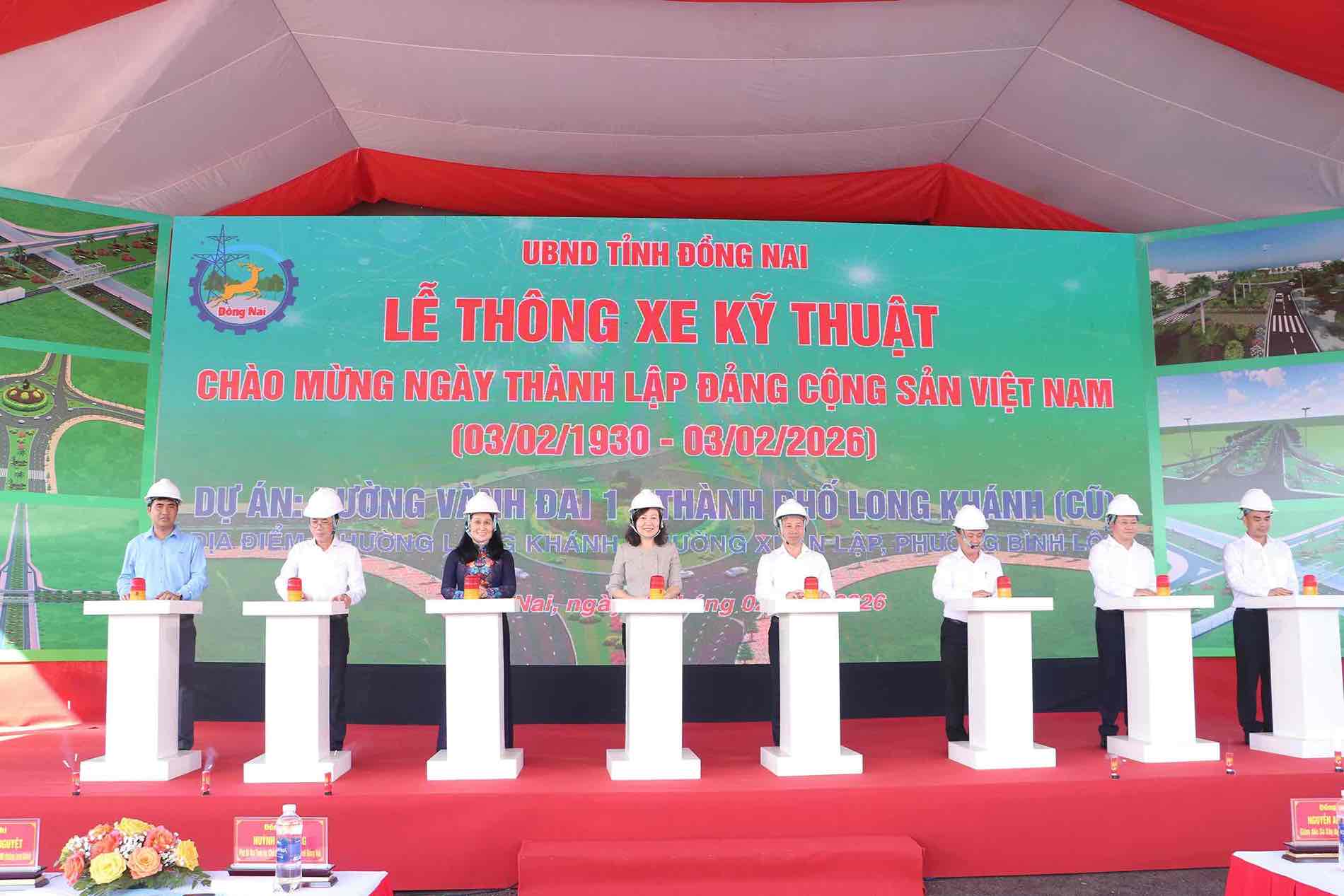 Thông xe kỹ thuật đường Vành đai 1 Long Khánh. Ảnh: HAC