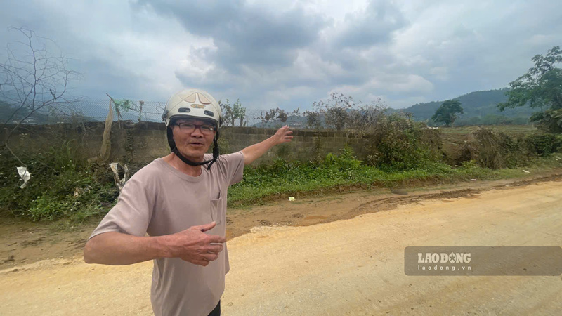 Người dân cho rằng nếu việc thi công không đảm bảo thì có thể thay nhà thầu. Ảnh: Đinh Đại