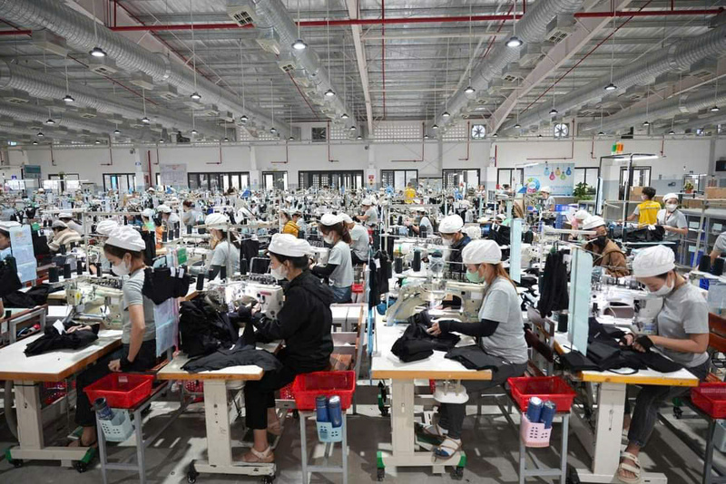 Sở Công Thương thành phố Huế hỗ trợ, khuyến nghị các doanh nghiệp ứng phó với thị trường, đặc biệt là ngành dệt may, xuất khẩu. Ảnh: Nguyễn Tuấn