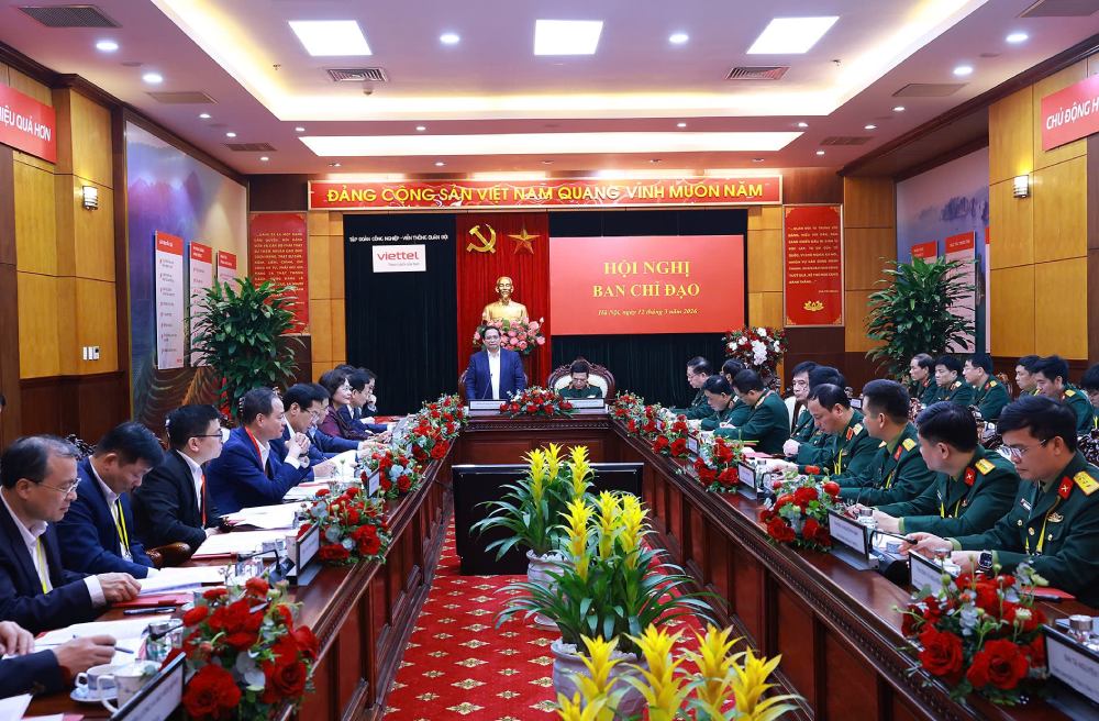 Đoàn công tác của Thủ tướng Chính phủ Phạm Minh Chính và lãnh đạo các bộ, ngành Trung ương làm việc với Bộ Quốc phòng. Ảnh: VGP/Nhật Bắc