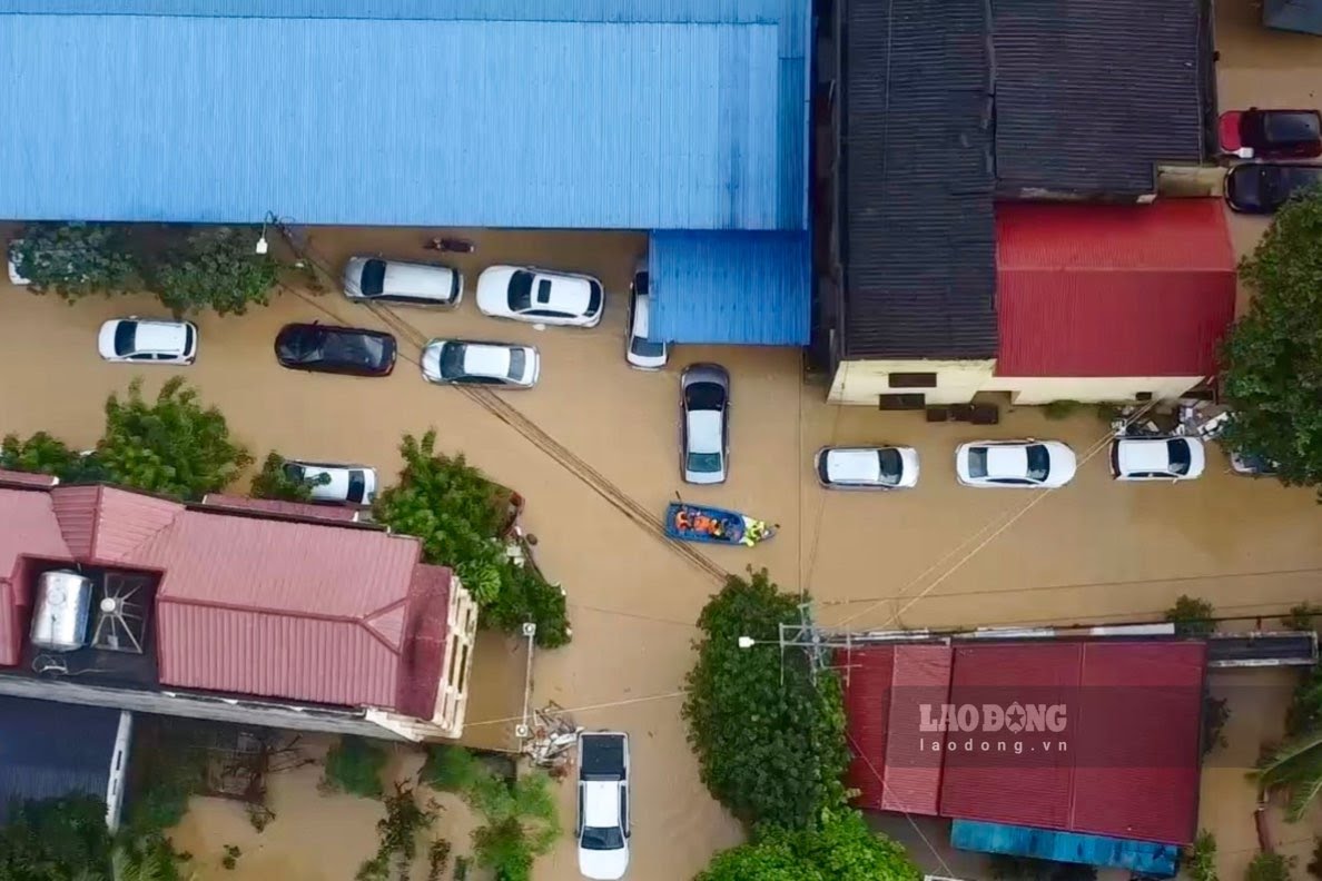 Mấy năm gần đây người dân trung tâm tỉnh Thái Nguyên sống chúng với cảnh chạy lụt mỗi mùa mưa lũ về khiến nước sông Cầu lên cao. Ảnh: Việt Bắc.