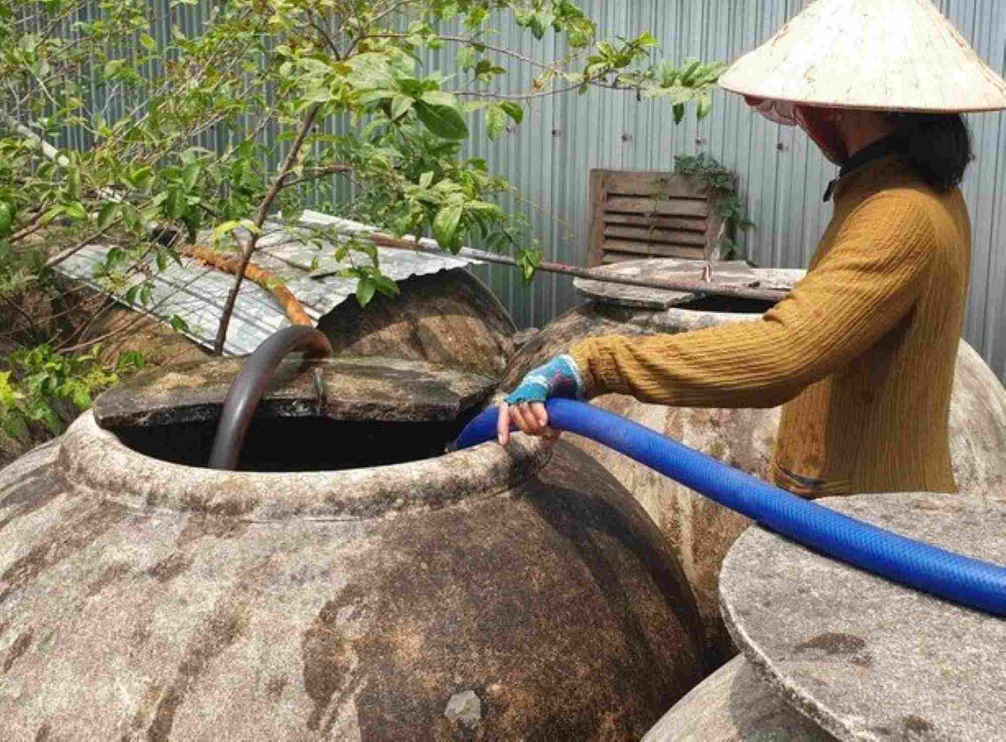 Mỗi năm vào mùa khô nhiều vùng nông thôn tại Cà Mau đối mặt tình trạng thiếu nước ngọt. Ảnh: Nhật Hồ